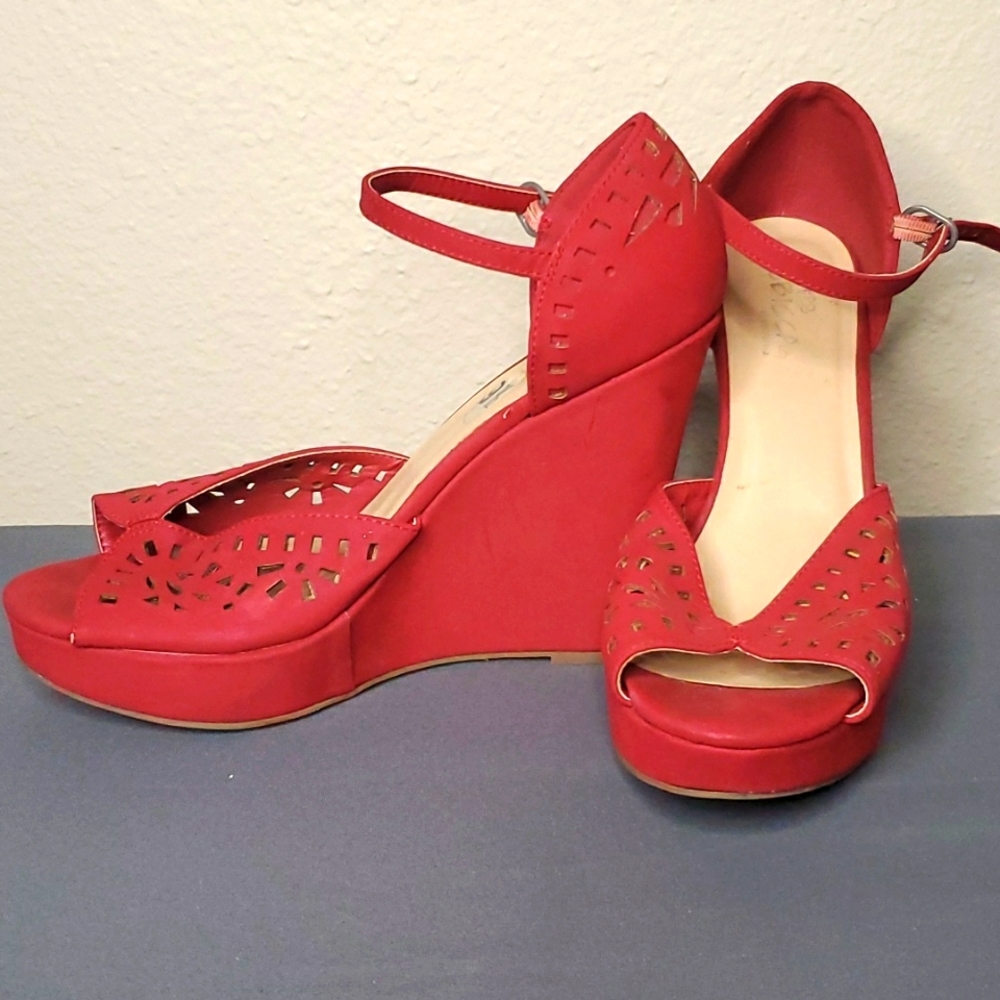 Red wedge heels